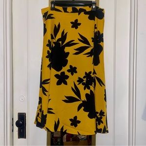 Silk-Like (Polyester) Black & Yellow Circle Skirt